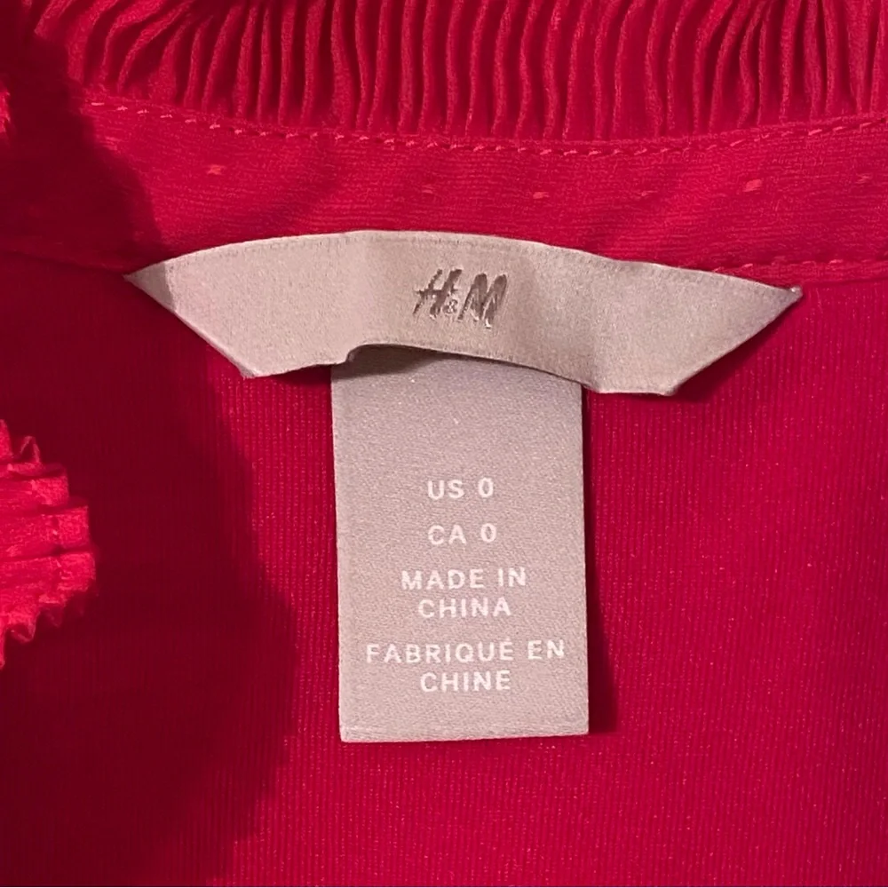 H&M red dress mini length cap sleeves elastic waist flowing material size 0 - Picture 9 of 15